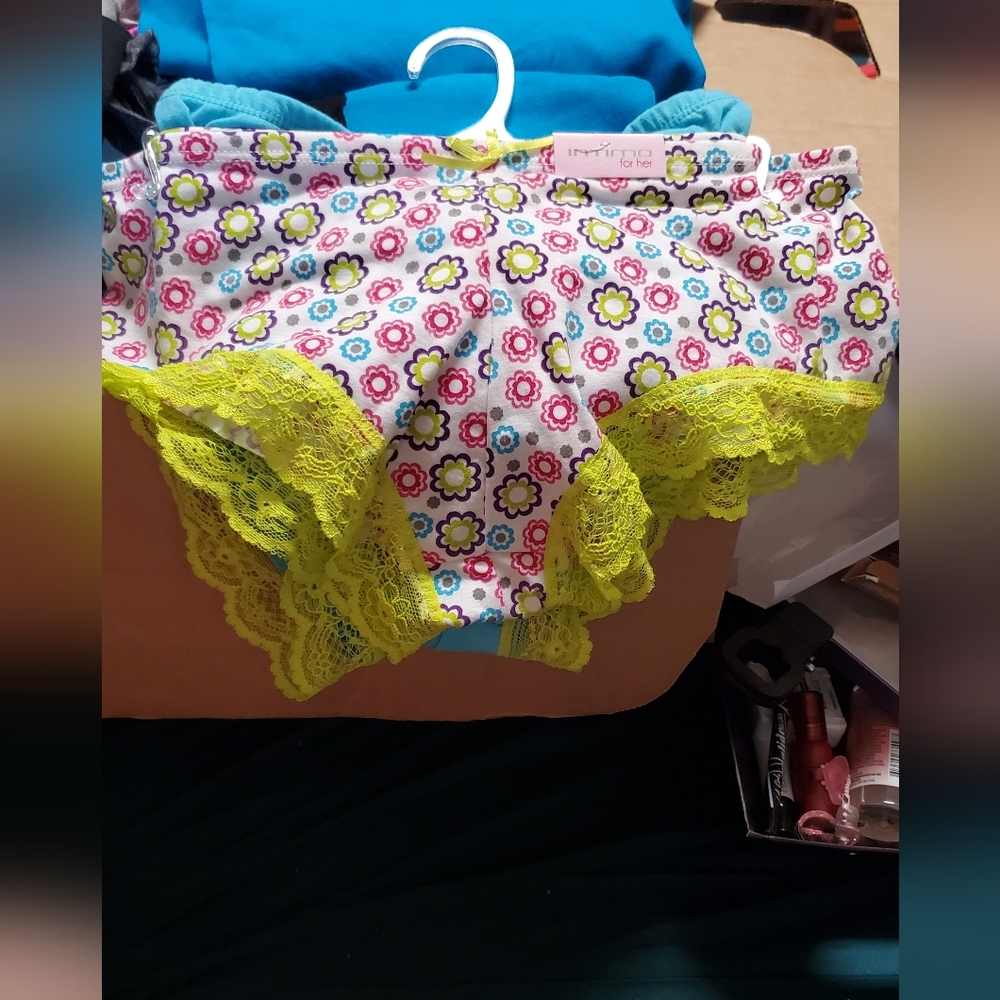 Intimo Multicolor Floral Panties Size 6
